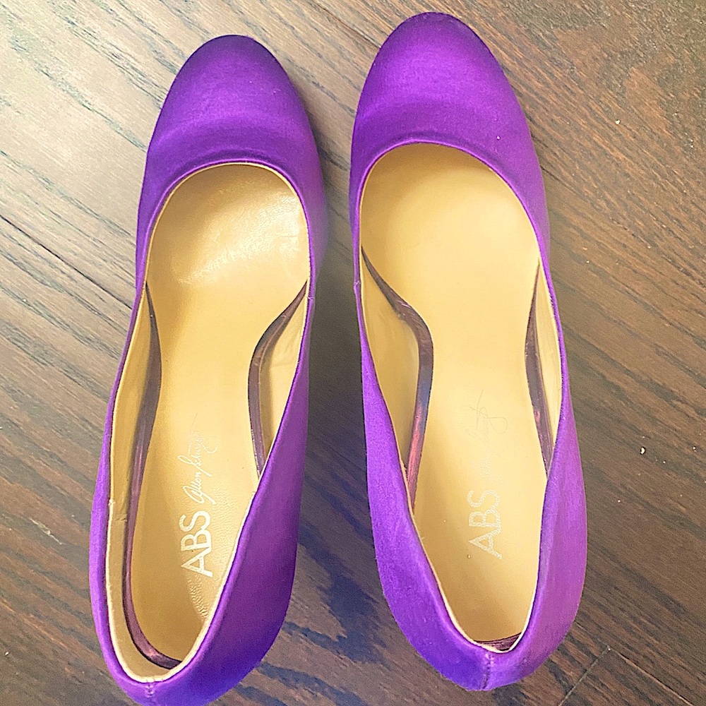 Pumps - Picture 3 of 3
